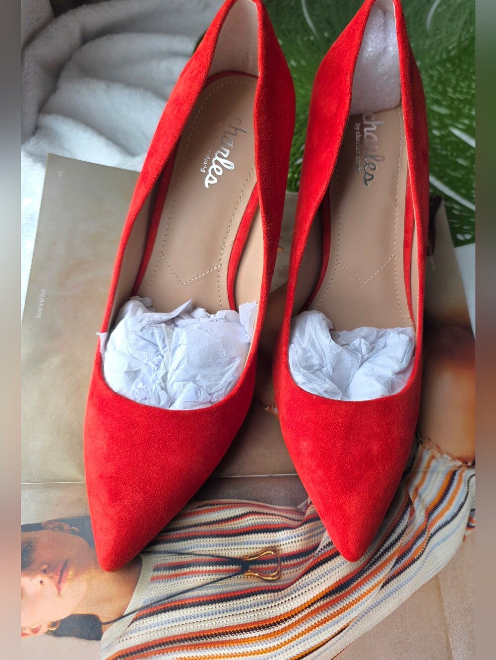 CHARLES DAVID Incredibly Kid Suede Pumps - Size 8